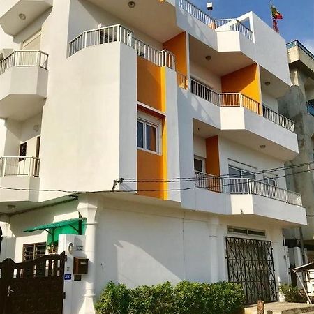 Dodoo Lodge Cotonou Exterior foto